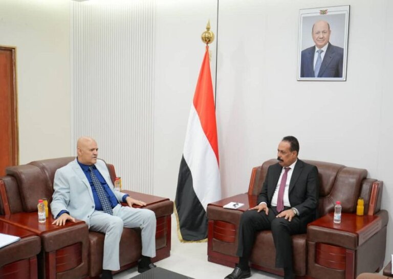 Public Works Minister Engages with Taiz Governor on Stalled Projects