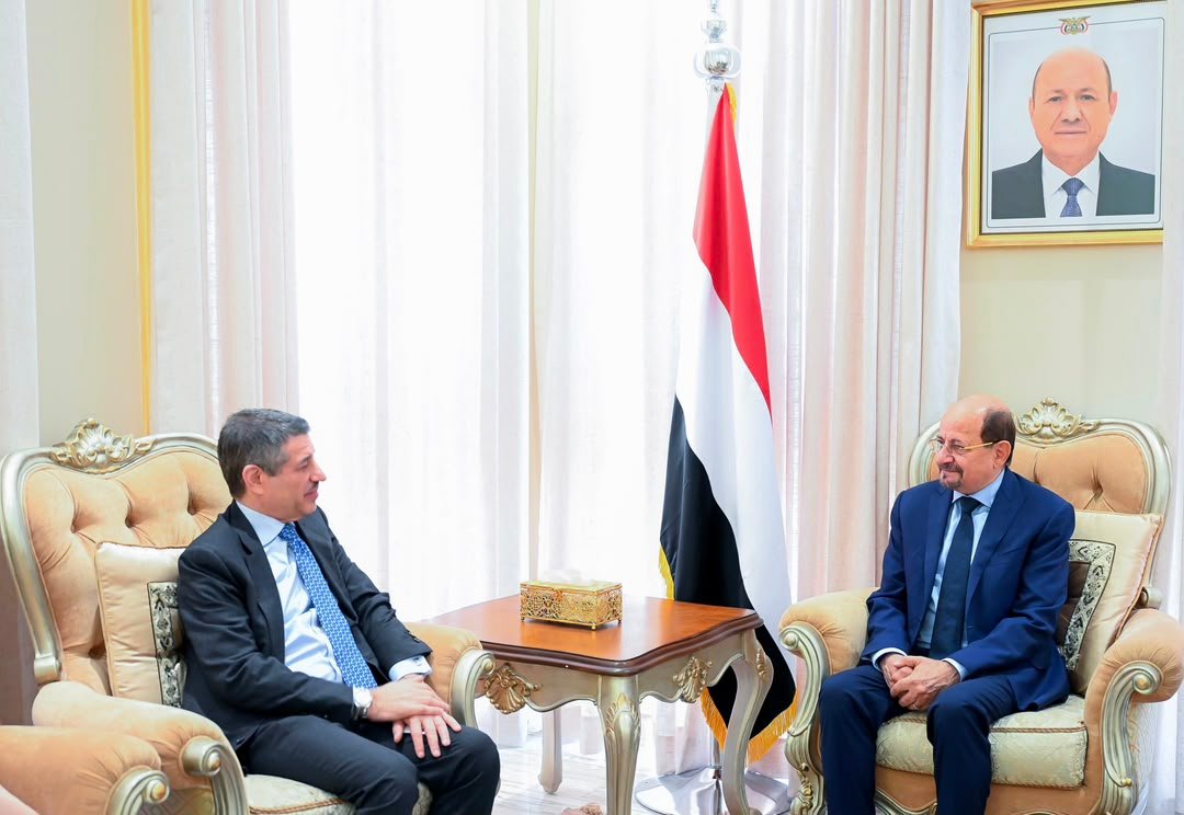 Outgoing U.S. Ambassador is received by Prime Minister.