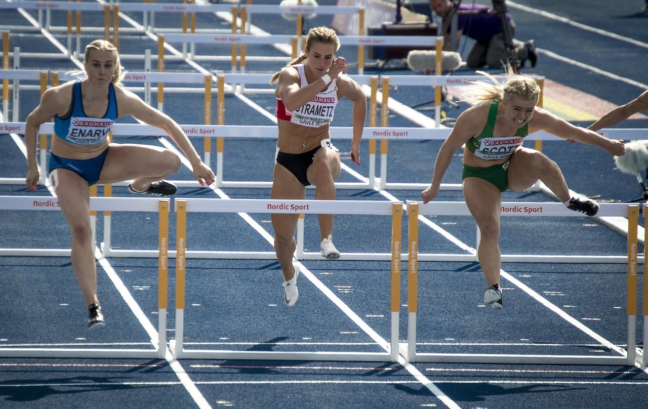 At the UK Championships, the 100m crown goes to Amy Hunt, defeating Dina Asher-Smith.