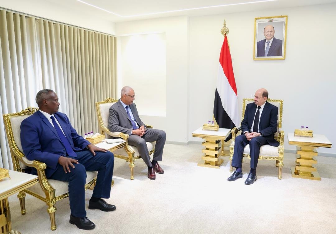 Humanitarian response and development transition discussed by UN official with PM Zindani.