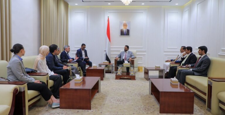 At the end of the Marib visit, EU and Dutch Ambassadors receive honors from a PLC member.