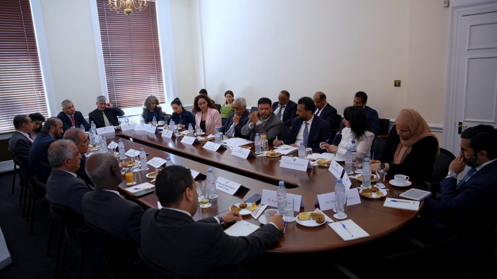 Arab Ambassadors in UK Receive Briefing on Yemen Developments from Dr. Abdullah al-Alim