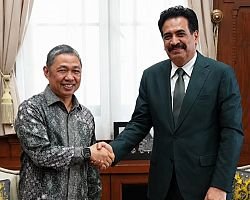 Indonesian Deputy Foreign Minister Meets with Ambassador Balfaqih to Address Iran's Escala