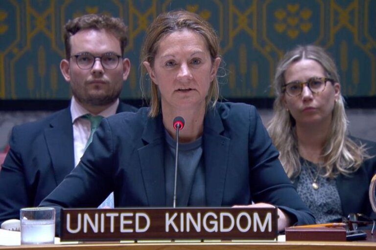 Two Iranian planes landing in Yemen represents a clear violation, UK says.