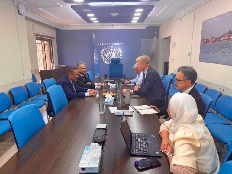 News photograph published with the report: Bin Daghr Warns UN Envoy Grundberg That Houthi Escalation Threatens Yemen Peace Efforts