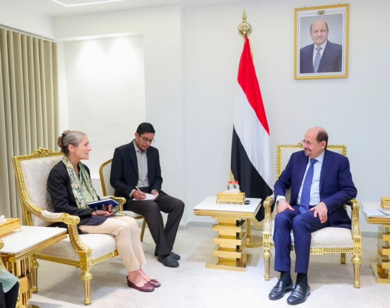 In Aden, the Dutch Ambassador is received by the Prime Minister.