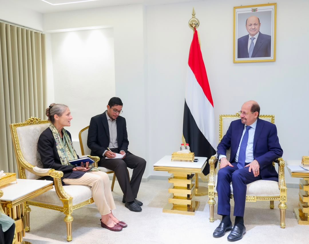 In Aden, the Dutch Ambassador is received by the Prime Minister.