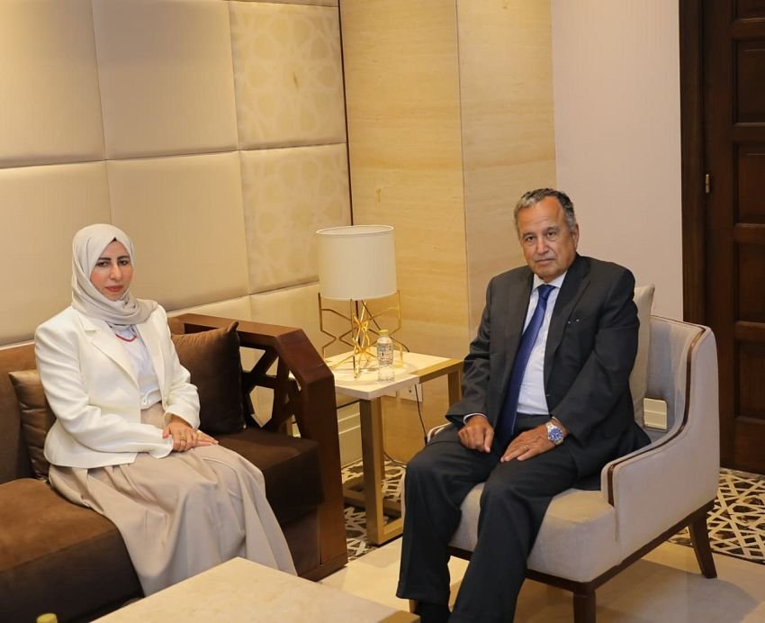 Yemeni Foreign Minister Afrah al-Zouba meets Arab League Secretary-General Nabil Fahmy in Cairo