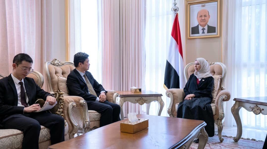 Yemeni Foreign Minister Afrah al-Zouba meets China's charge d'affaires Shao Zheng and his delegation in Riyadh